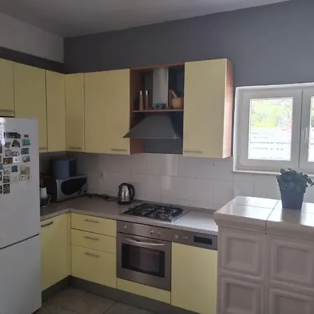 Apartamento Ugodan Obiteljski Smjestaj