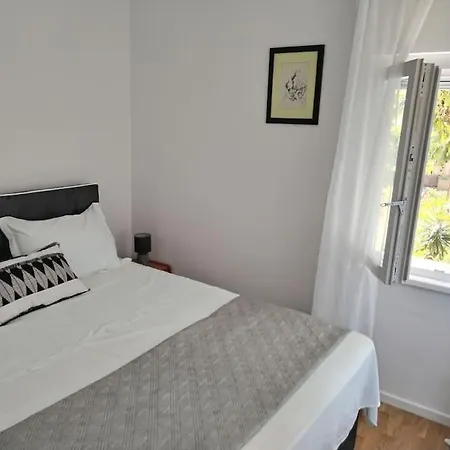 Apartamento Ugodan Obiteljski Smjestaj Zadar